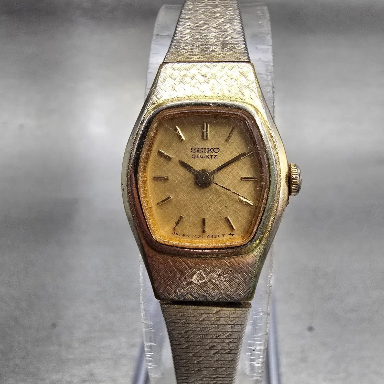 Seiko Watch Women 16mm Gold Dial Gold Tone Oval 2C21-5149 New Battery Vintage0