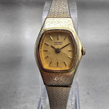 Seiko Watch Women 16mm Gold Dial Gold Tone Oval 2C21-5149 New Battery Vintage0