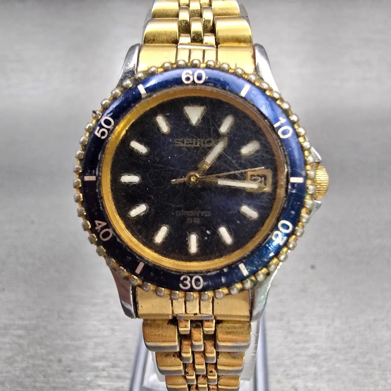 Seiko Sports 50 Watch Women 25mm Blue Dial Two Tone Date Round 7N82-0291 New Bat0