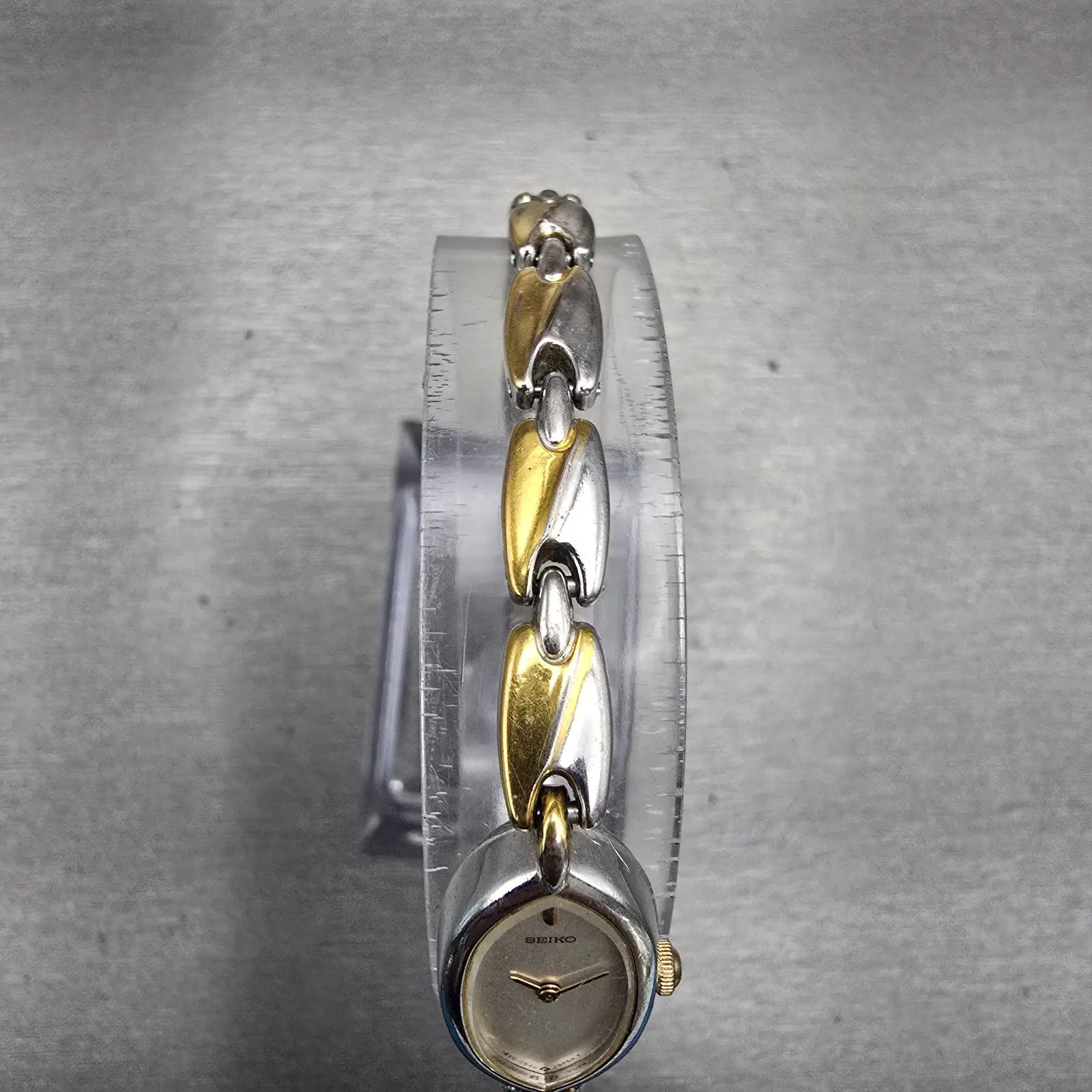 Seiko Watch Women 13mm Silver Dial Two Tone Oval 1E20-5270 New Battery Vintage4