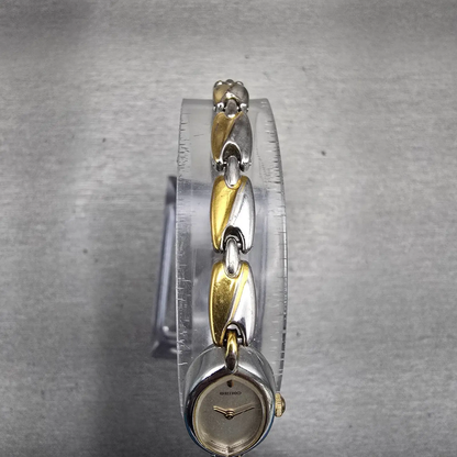 Seiko Watch Women 13mm Silver Dial Two Tone Oval 1E20-5270 New Battery Vintage4