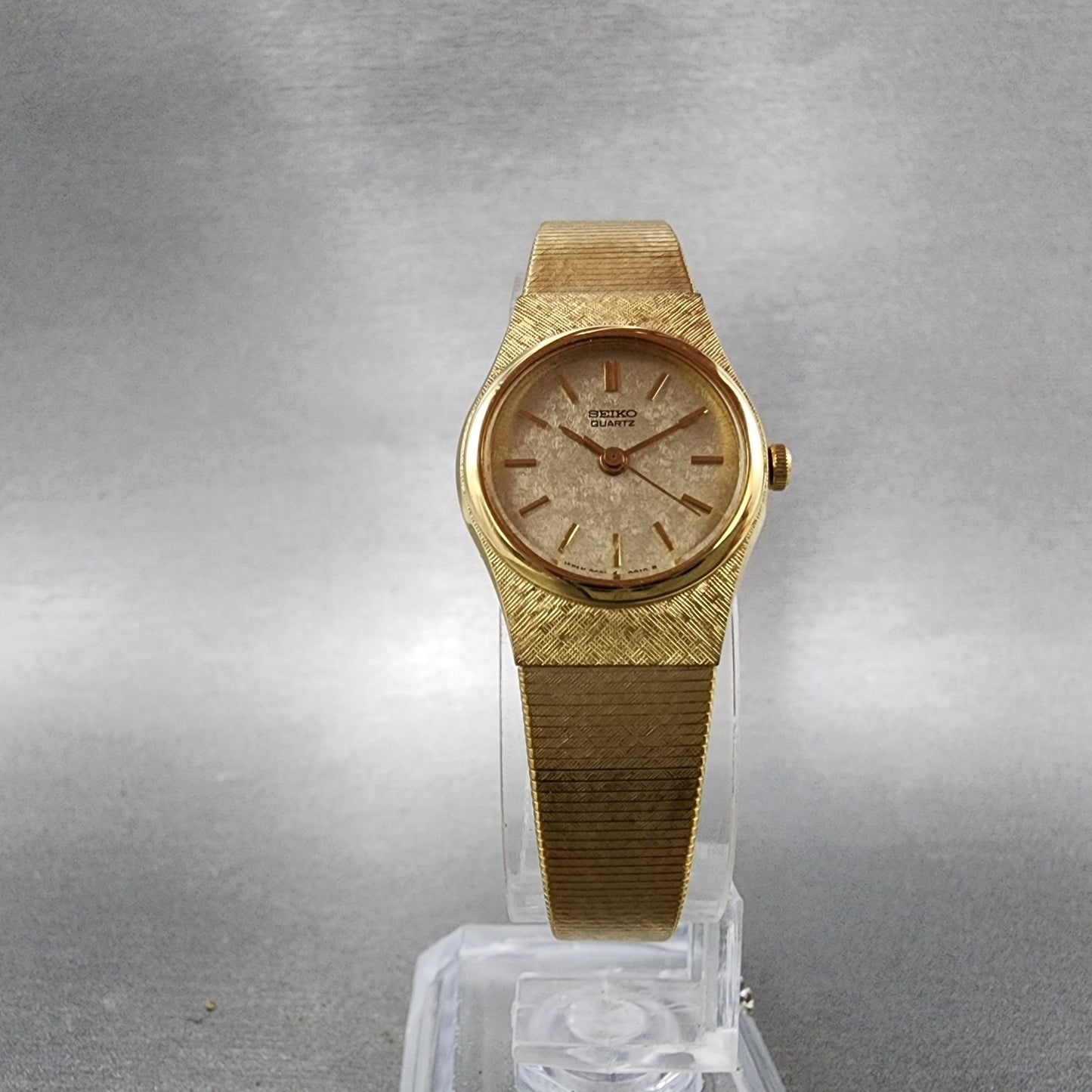 Seiko Watch Women 20mm Champagne Dial Gold Tone Round 2c210010 New Battery5
