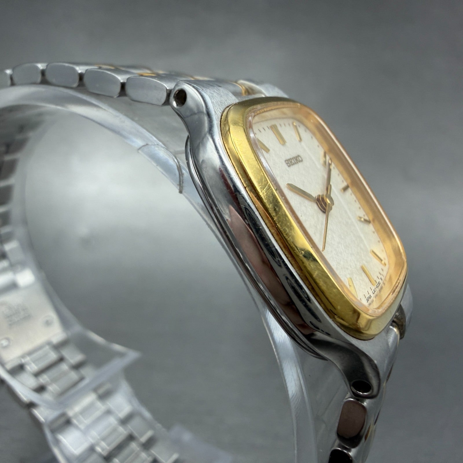 Seiko Tank Watch 22mm Women Champagne Dial Two Tone 4J41-5030 New Battery3
