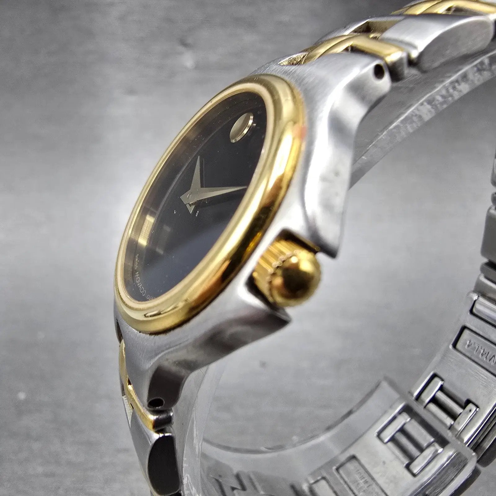 Movado Museum Watch Women 26mm Black Dial Two Tone Round 81.A1.827 New Battery P2