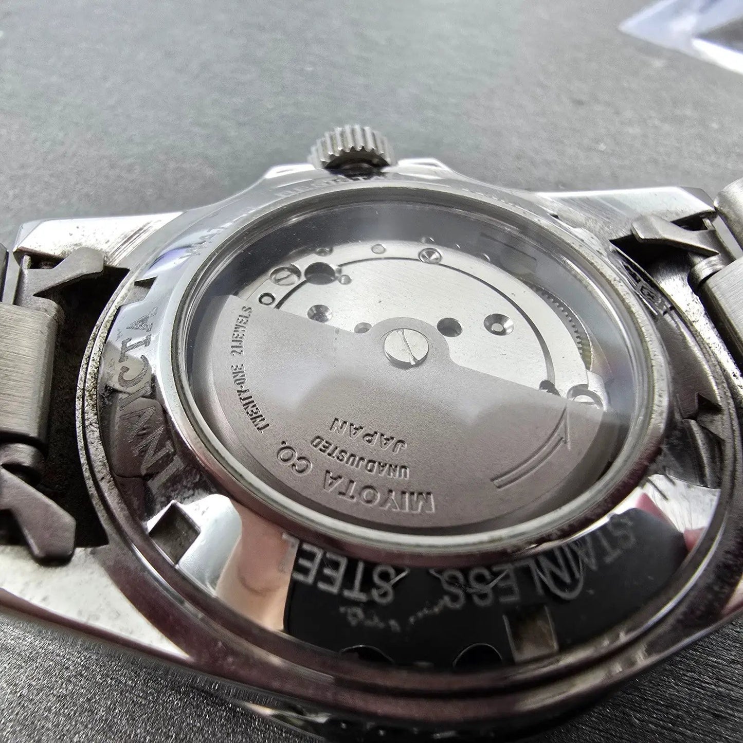 Invicta Pro Diver Watch Men 40mm Black Dial Steel Date Round Automatic Runs HJB9
