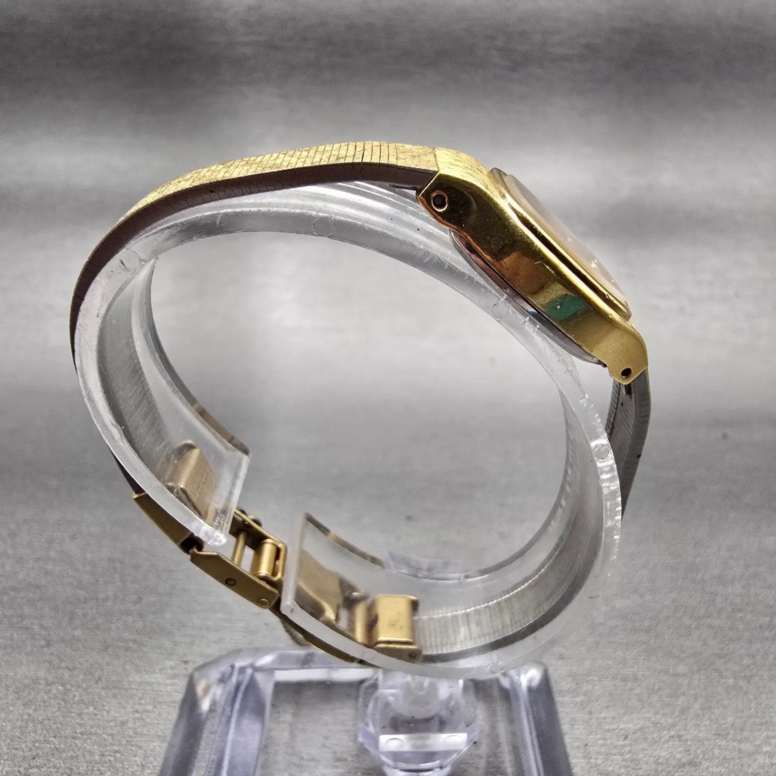 Citizen CQ Watch Women 17mm Gold Dial Gold Tone Rectangle 3220-891449 New Batt8