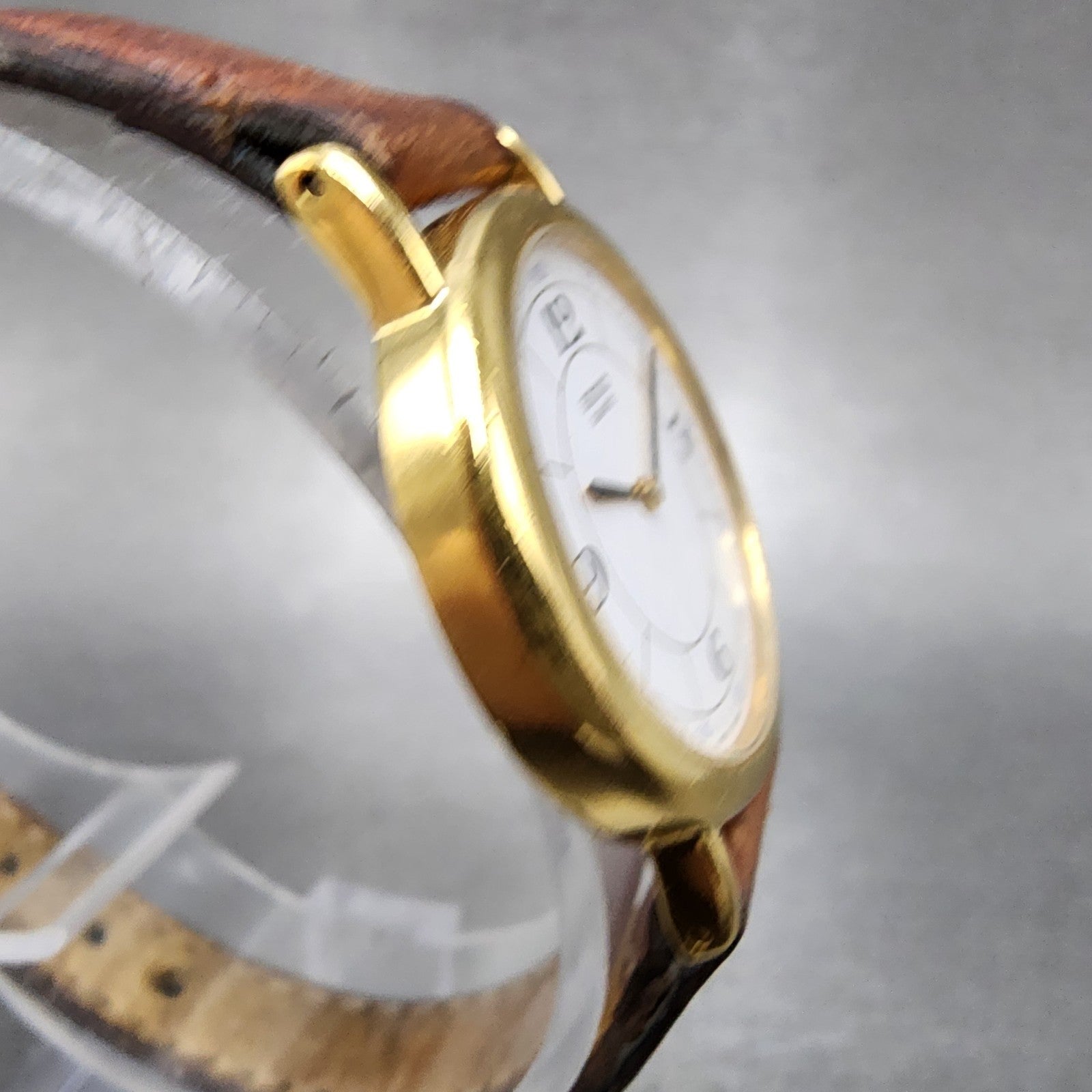 Seiko Watch Women 26mm White Dial Gold Tone Round 2y000C10 New Battery3