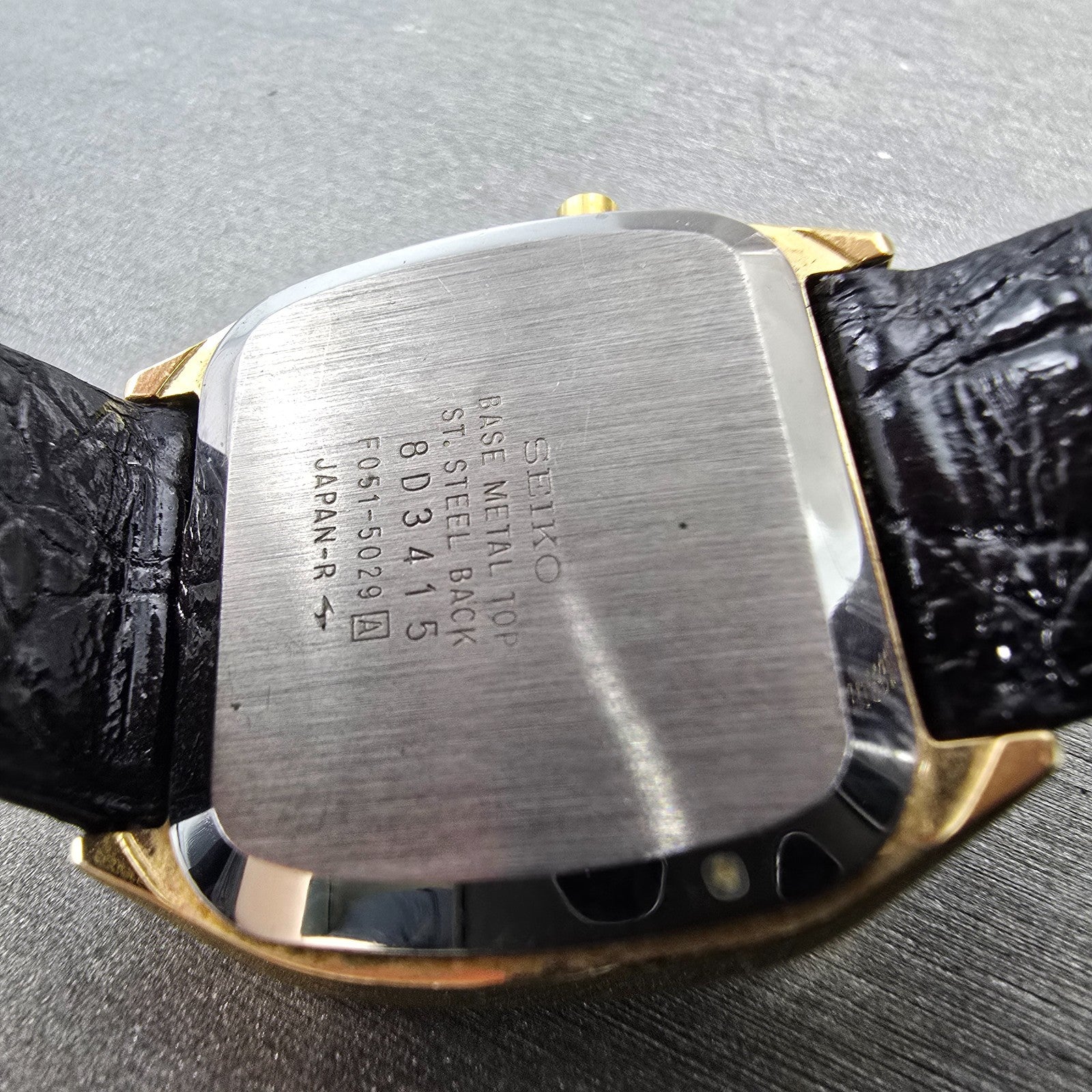 Seiko Watch Men 32mm Gold Digital Rectangle Daydate F051-5029 New Battery VTG9