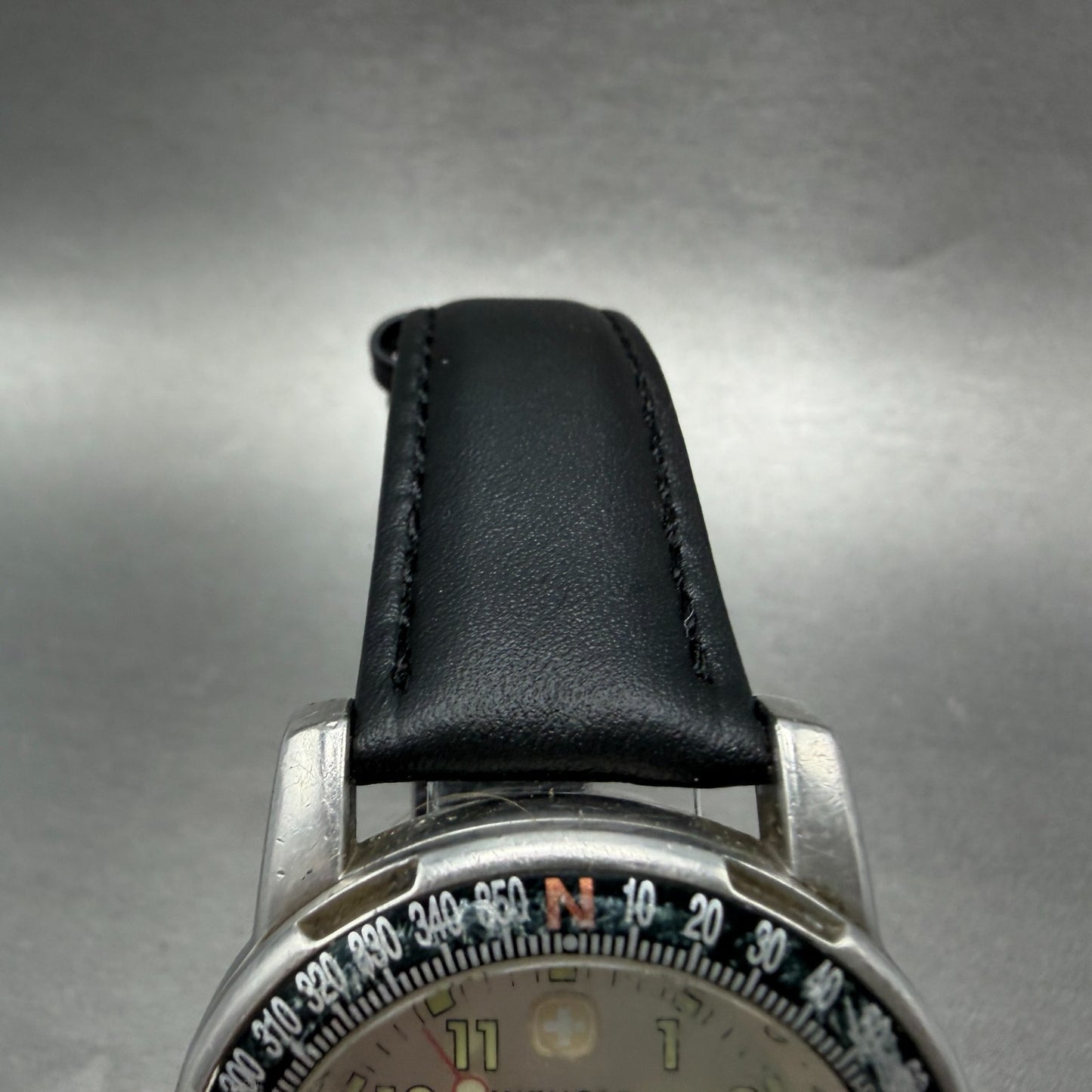 Wenger GMT Watch Men 39mm Silver Dial Steel Date Round SMT 097.0926 New batt4