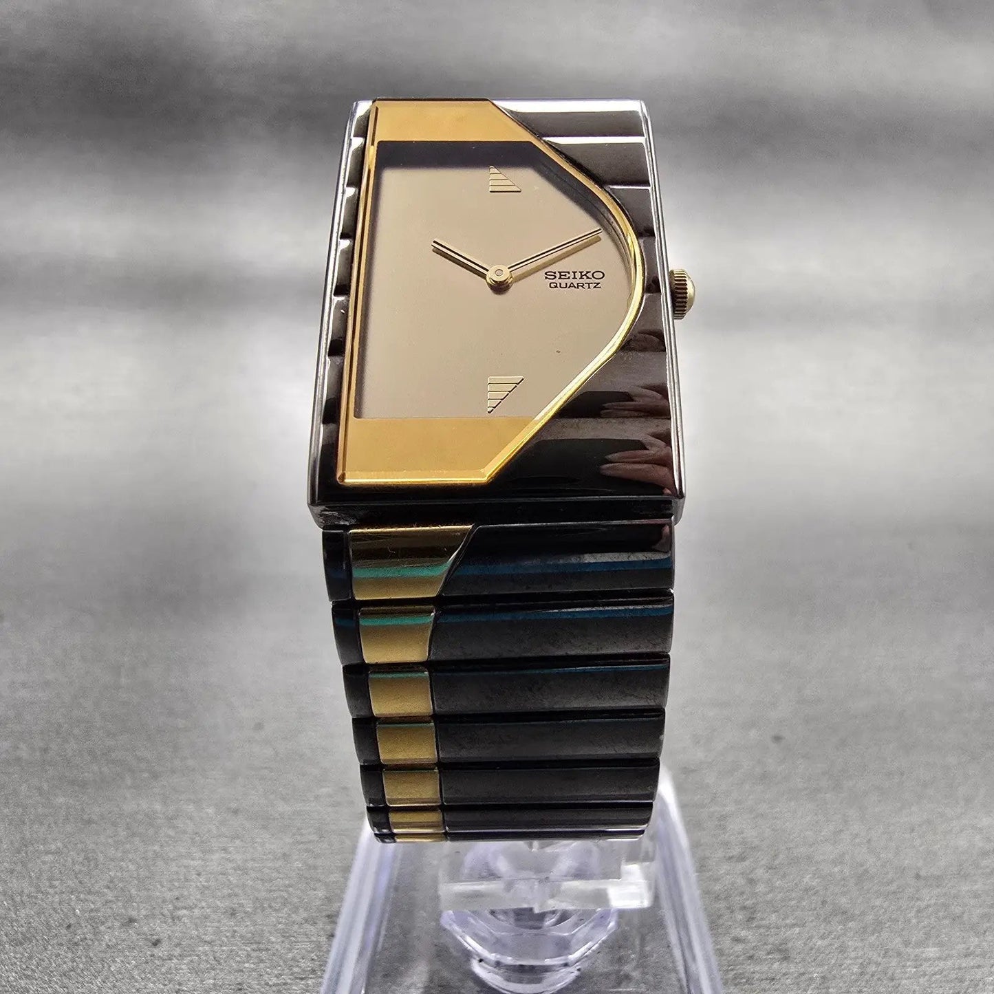 Seiko Half Moon Watch Women 20mm Gold Dial Two Tone Rectangle 2Y00-5G00 New Batt5