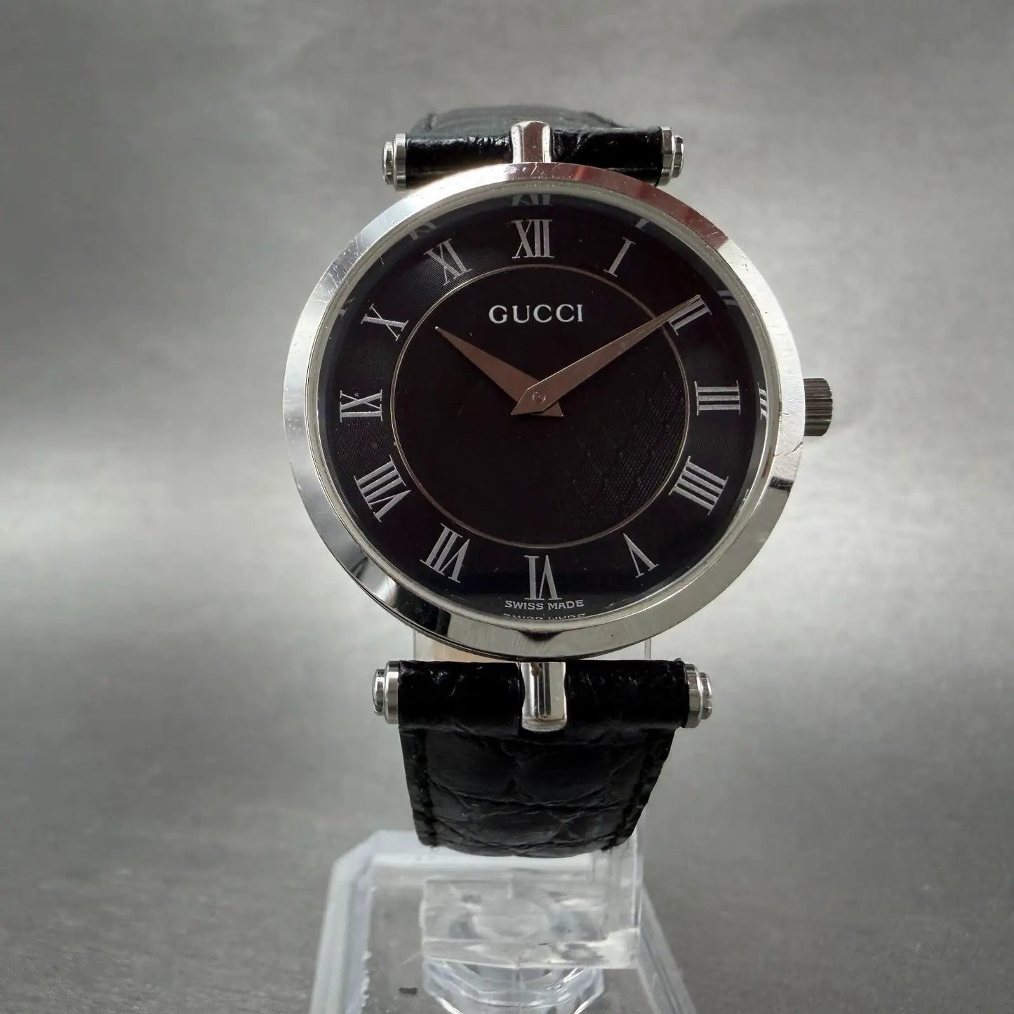 Gucci 2040M Watch Men 30mm Black Dial Silver Tone Leather Round New Battery5