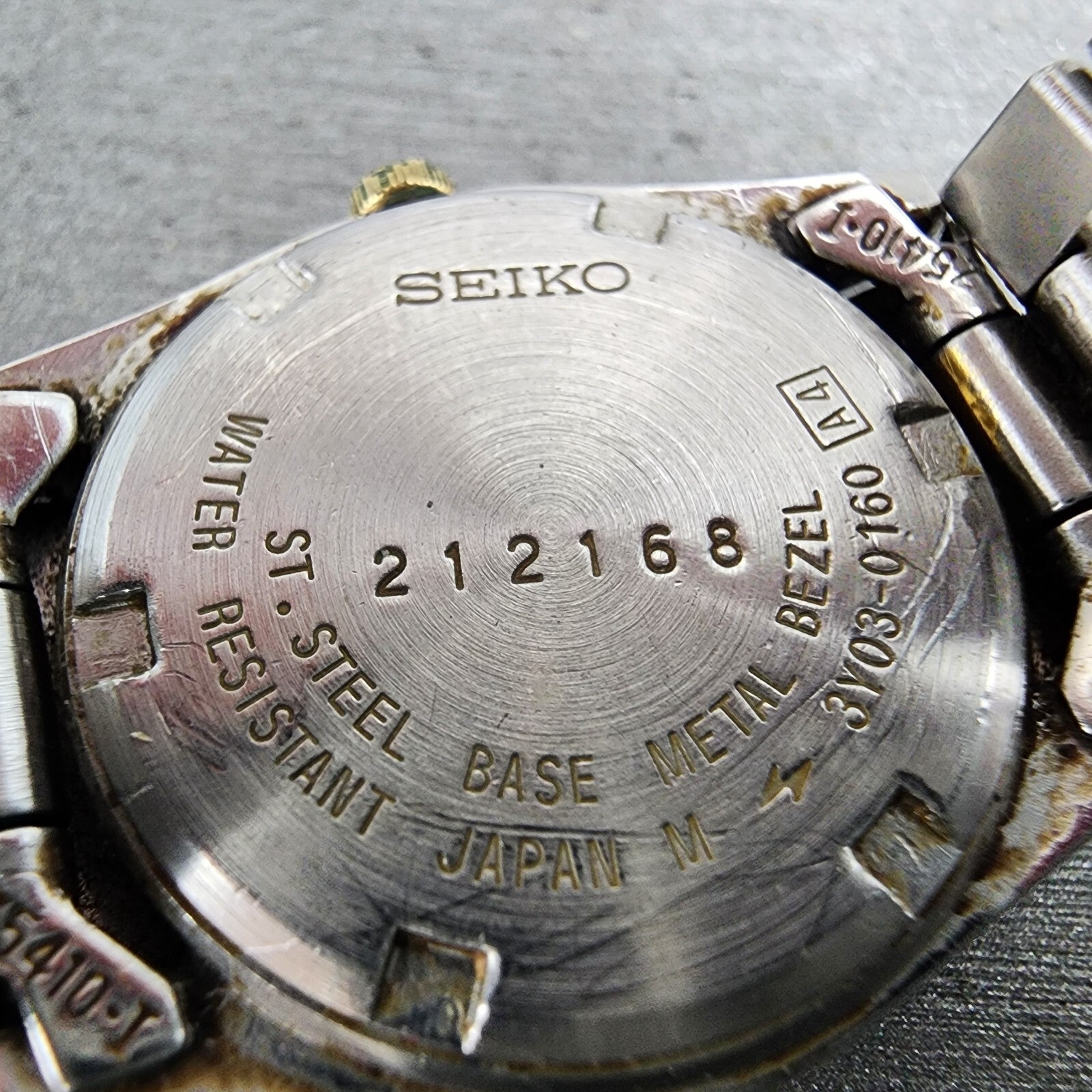 Seiko SQ Watch Women 24mm Gold Dial Two Tone Daydate 24mm Round New Battery B129