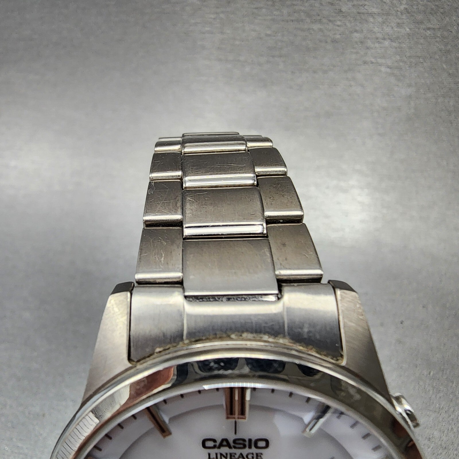 Casio Lineage Multiband 6 Watch Men 40mm White Dial Titanium Solar Runs4