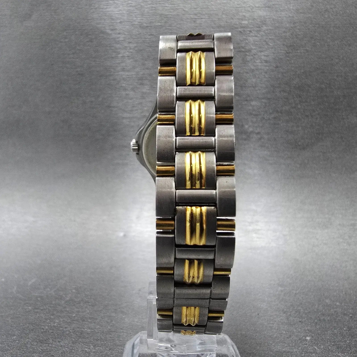Bulova Watch Women 29mm MOP Dial Two Tone Date Round Diamonds 98P116 New Battery7