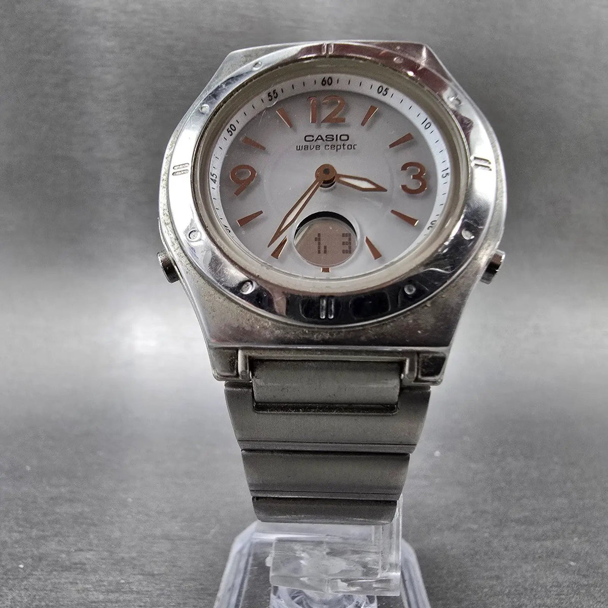 Casio Wave Ceptor Watch Women 35mm White Dial Silver Analog Digital Works GT5