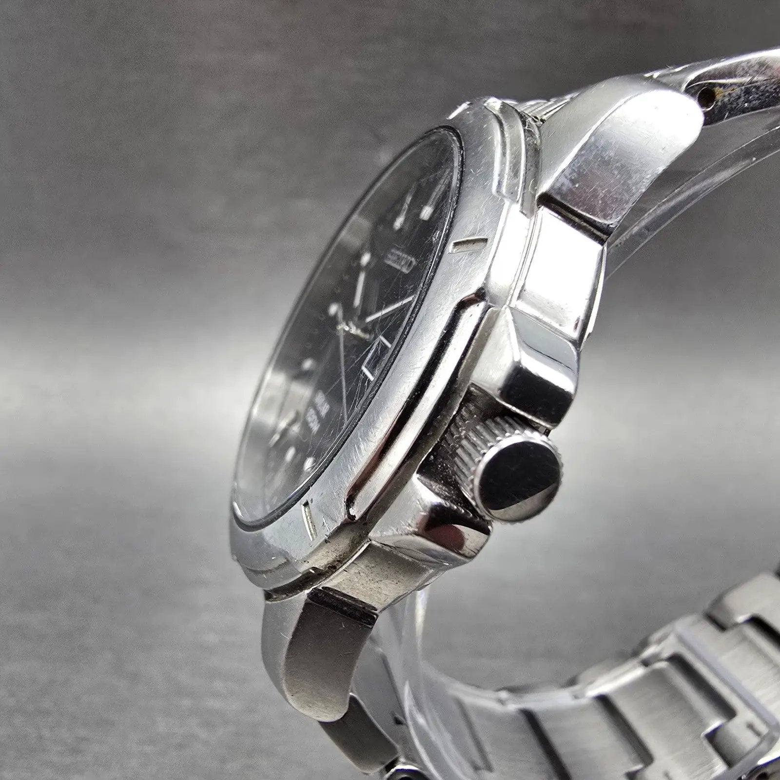 Seiko Solar Watch Men 39mm Black Dial Silver Tone Daydate Round V158-0AD0 Runs D2