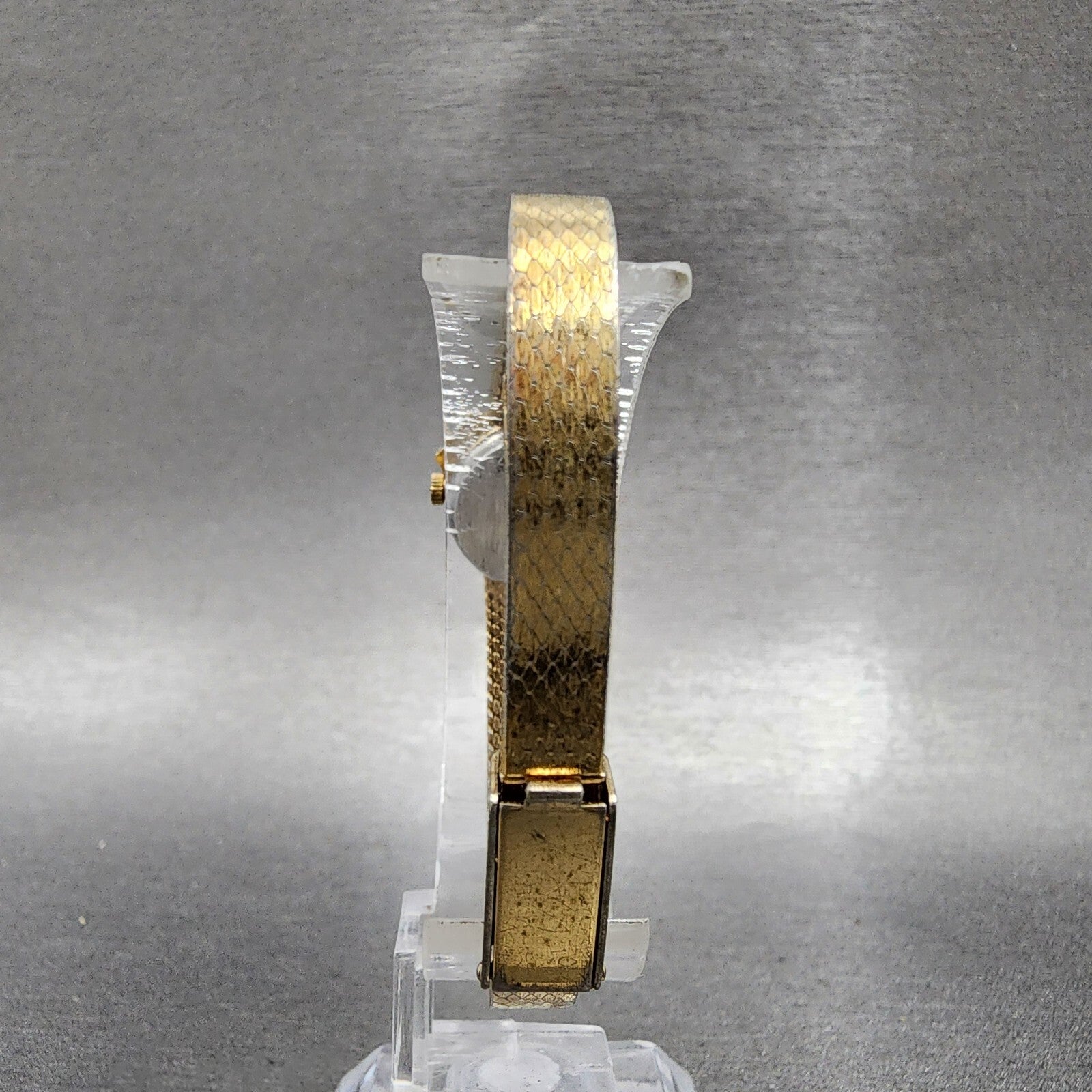 Elgin Watch Women Silver Dial Gold Tone Heart Shaped Gem Set bezel New battery7