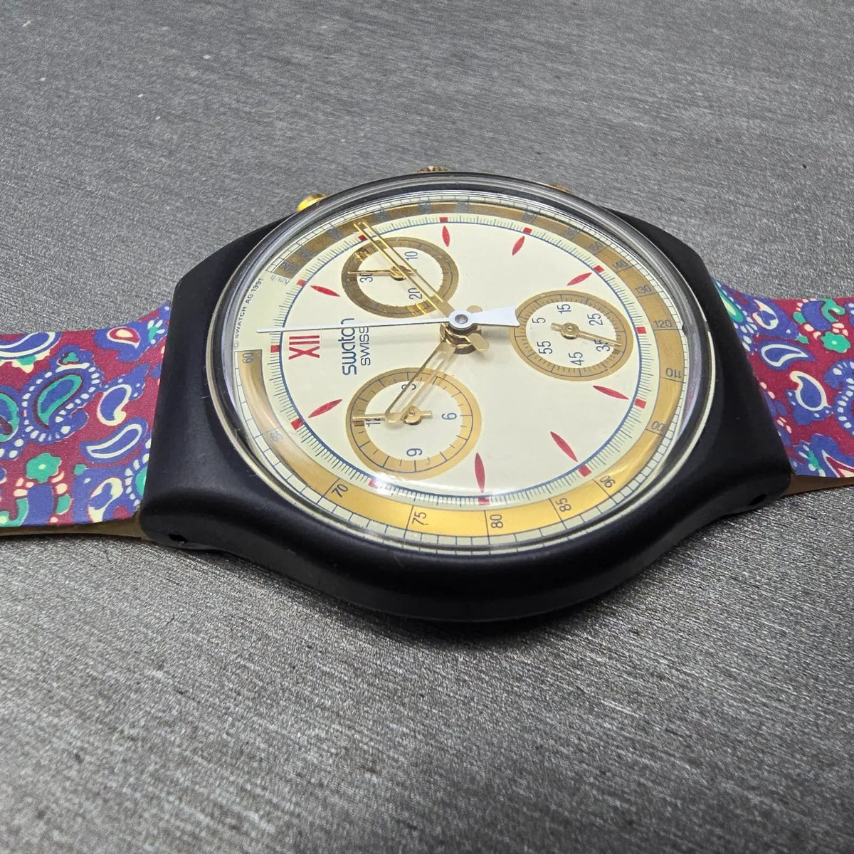 Swatch Chrono Award Watch Men 37mm Cream Dial Black Date SCB108 New Batt NOS5