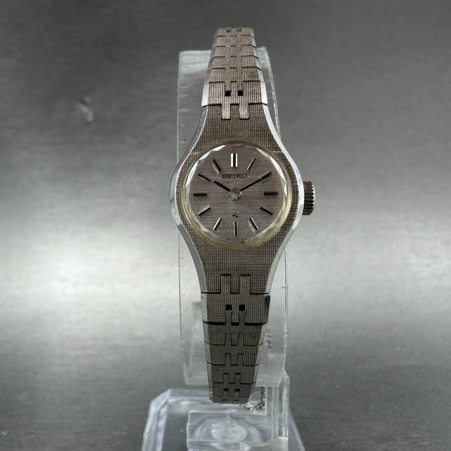 Seiko Watch Women 18mm Silver Dial Silver Tone Manual Round 11-0639 Runs JG85