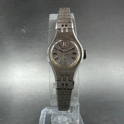 Seiko Watch Women 18mm Silver Dial Silver Tone Manual Round 11-0639 Runs JG85