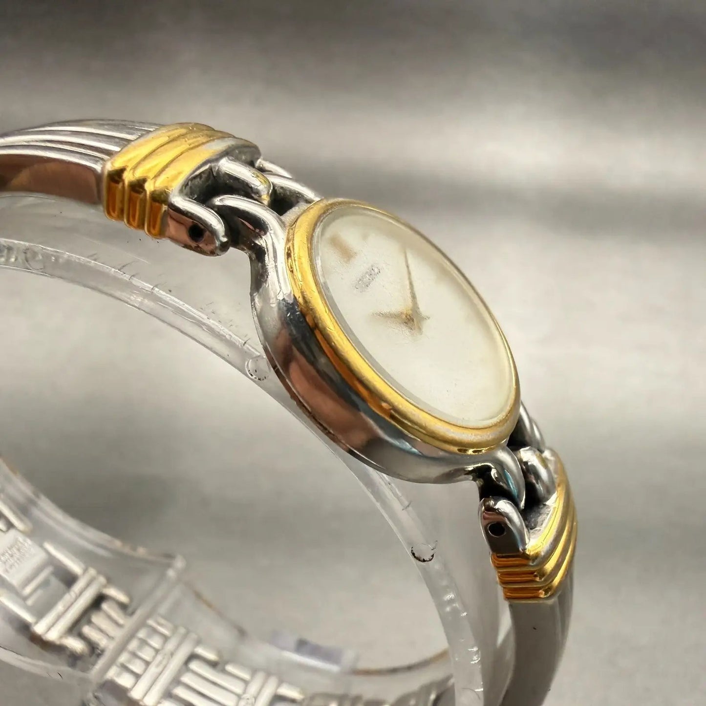 Seiko Watch Women 20mm White Dial Two Tone Round V400-1229 New Battery Vintage3