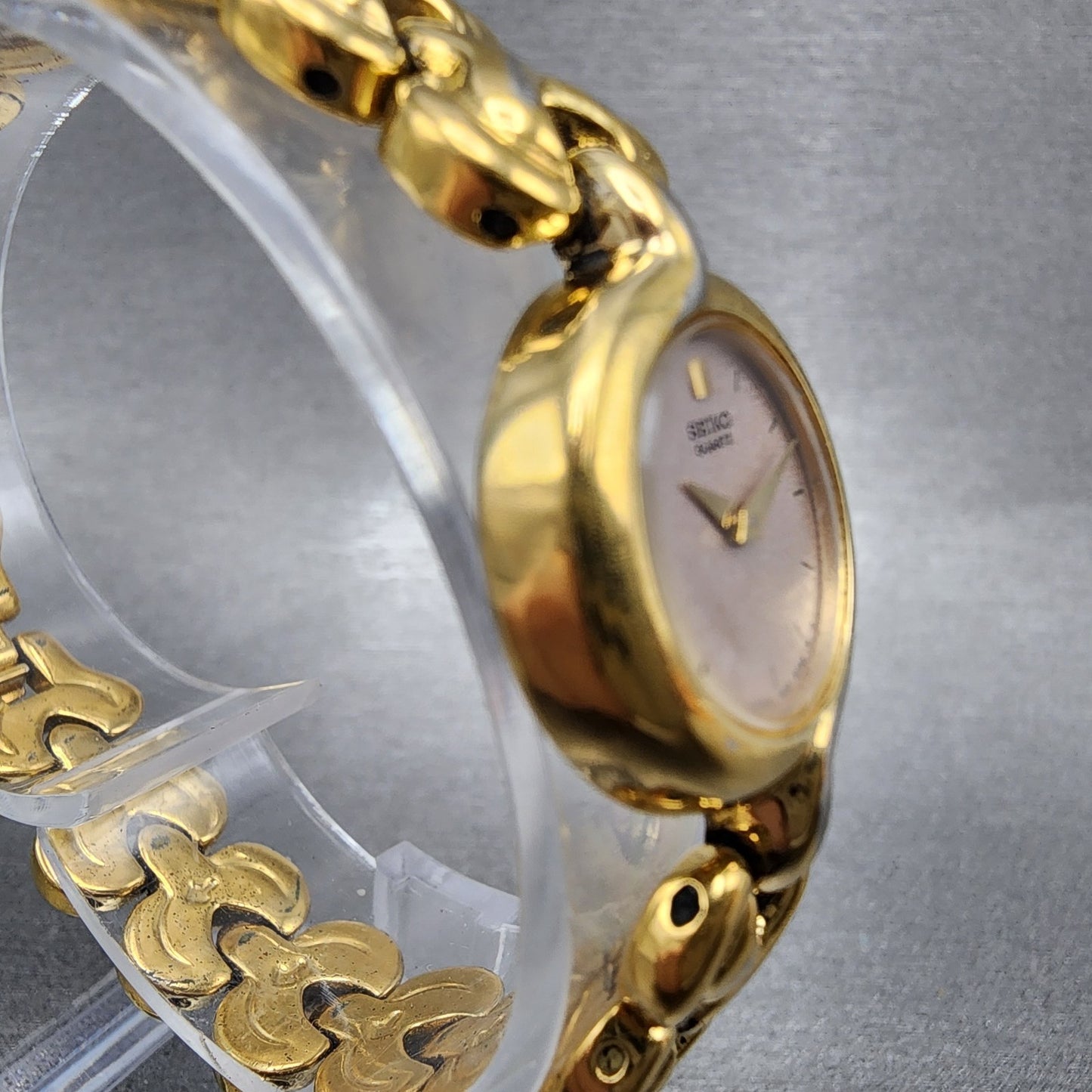 Seiko Watch Women 19mm Silver Dial Gold Tone Round 1n000k59 New Battery3