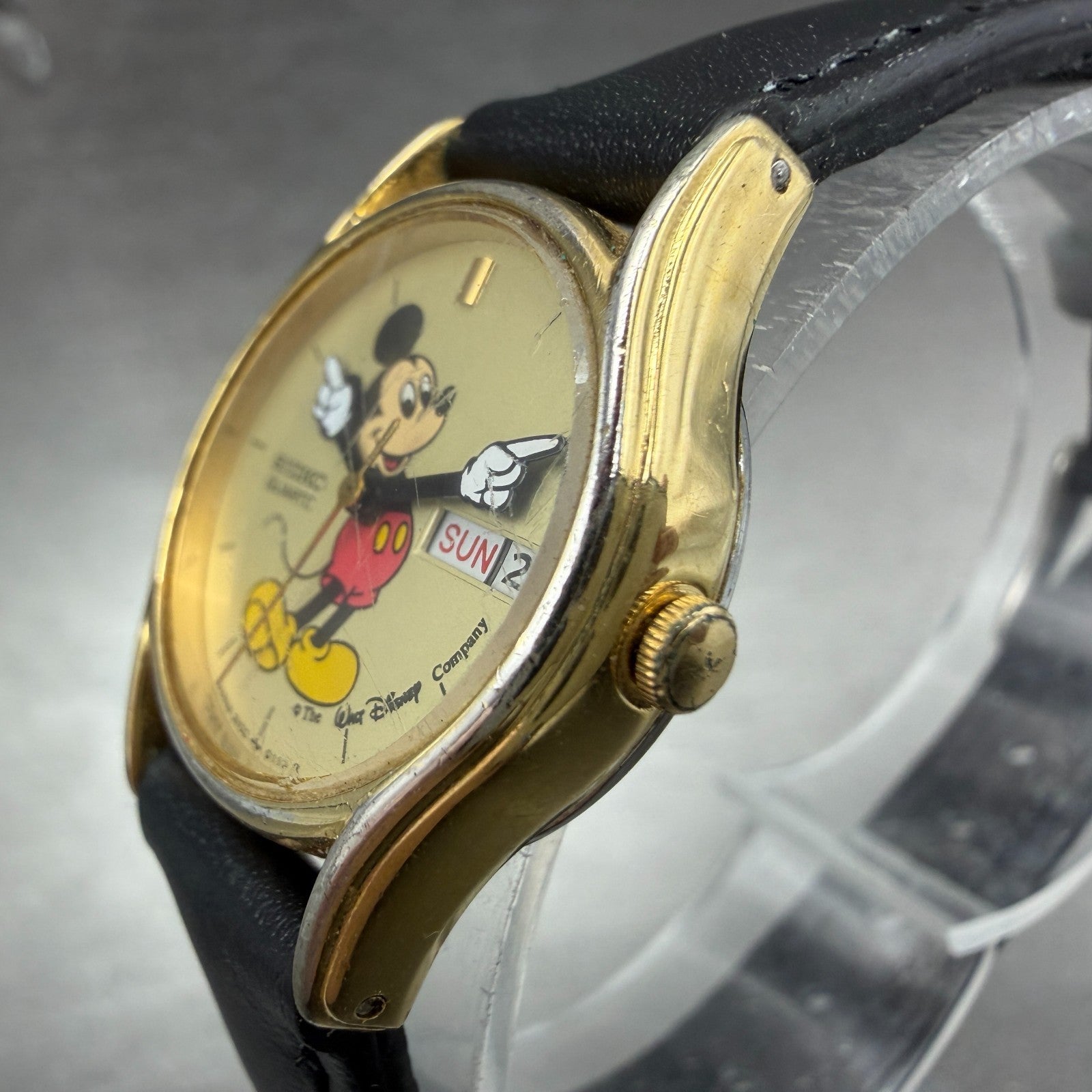 Seiko Mickey Watch Women 22mm Champagne Dial Gold Tone Daydate 3Y03-0049 New Bat2