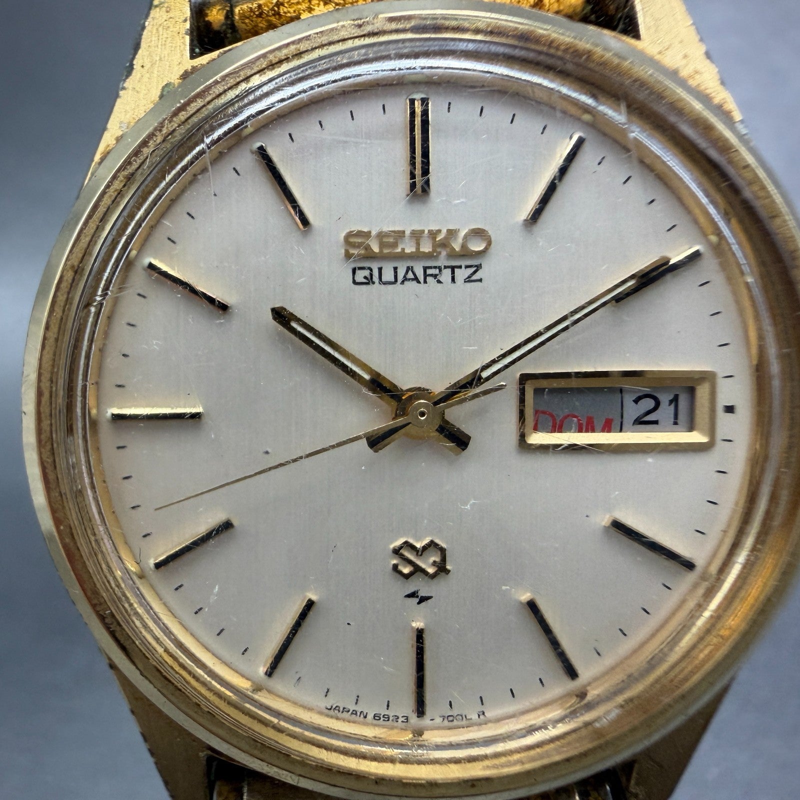 Seiko SQ Watch Men 35mm Champagne Dial Gold Tone Daydate READ!! 6923-7009 NewBat1
