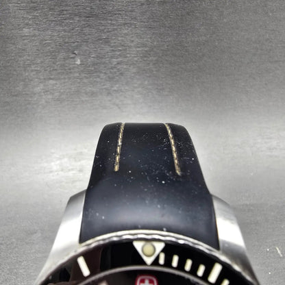 Wenger Dive Watch Men 43mm Black Dial Silver Tone Date 0641.10 New Battery4