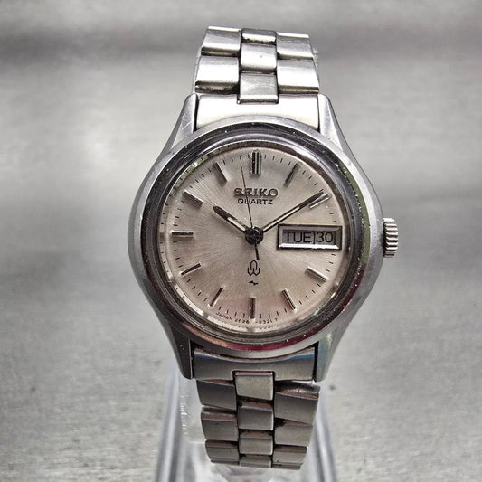 Seiko Watch Women 25mm Silver Dial Silver Tone Daydate Round 2626-0090 New Batt0