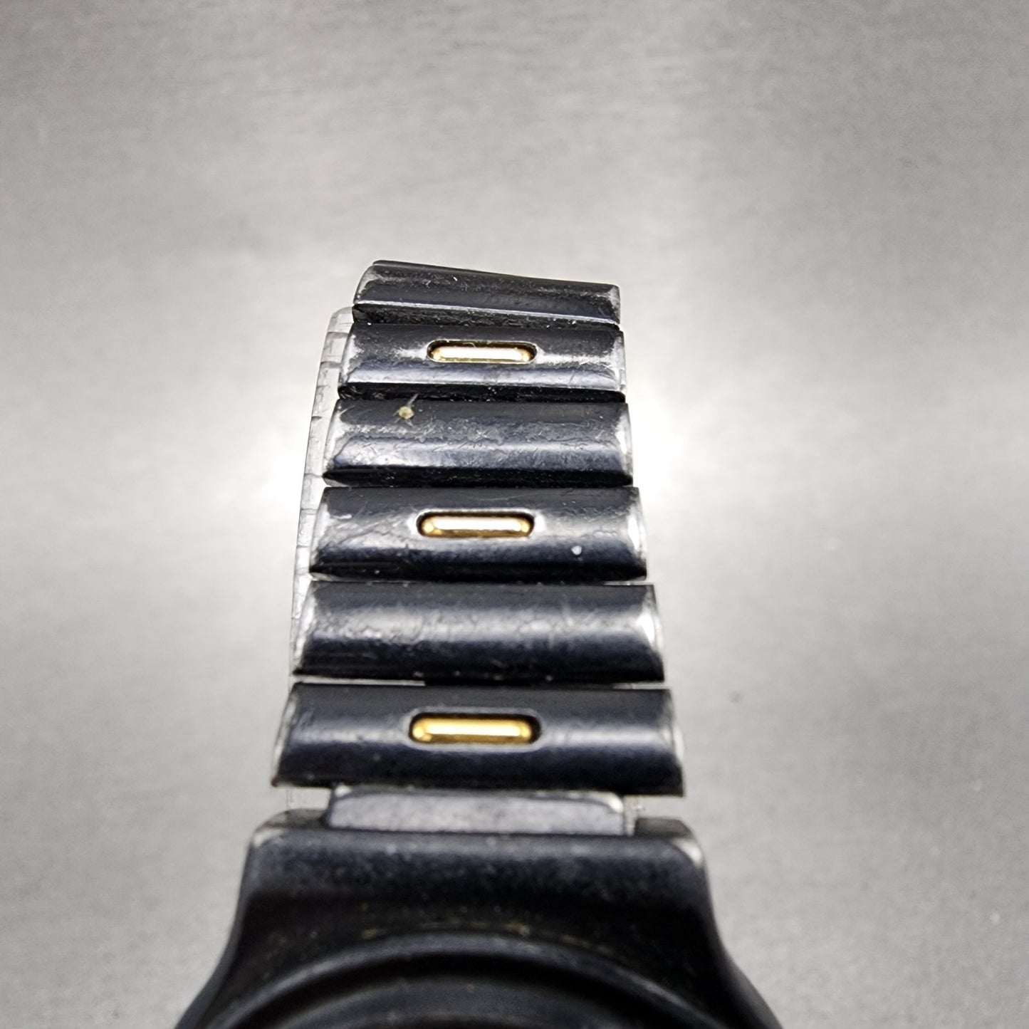 Seiko SQ Sports 100 Watch Women 26mm Black Dial Black Tone Daydate New Battery4