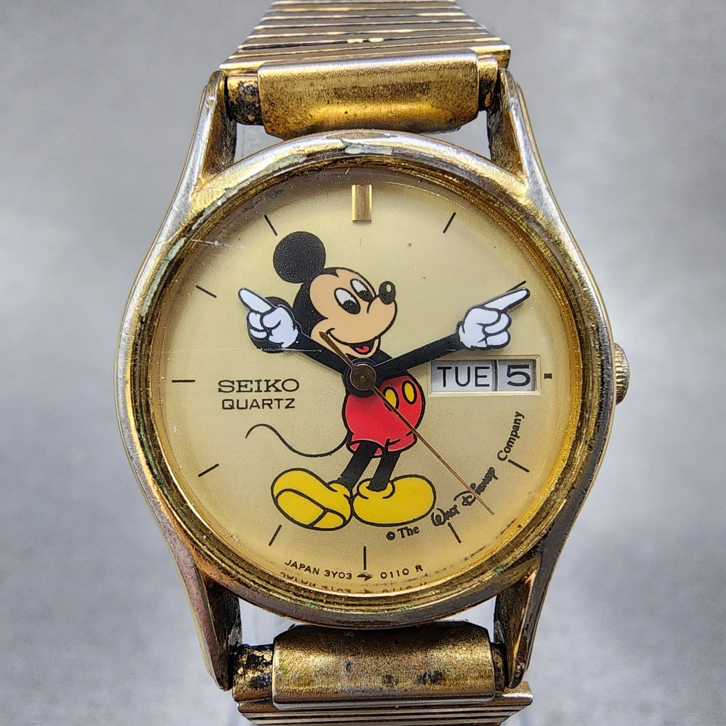 Seiko Mickey Mouse Watch Women 22mm Champagne Dial Gold Tone Daydate New Battery1