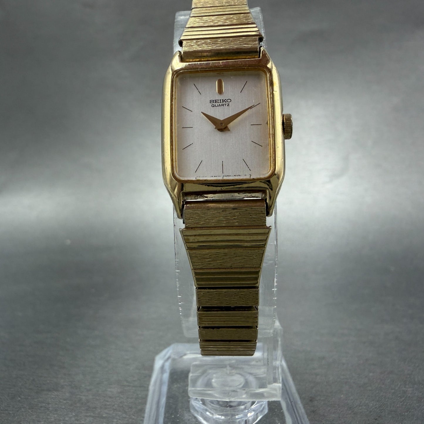 Seiko Tank Watch Women 17mm Silver Dial Gold Tone 4N00-5129 New Battery Vintage5
