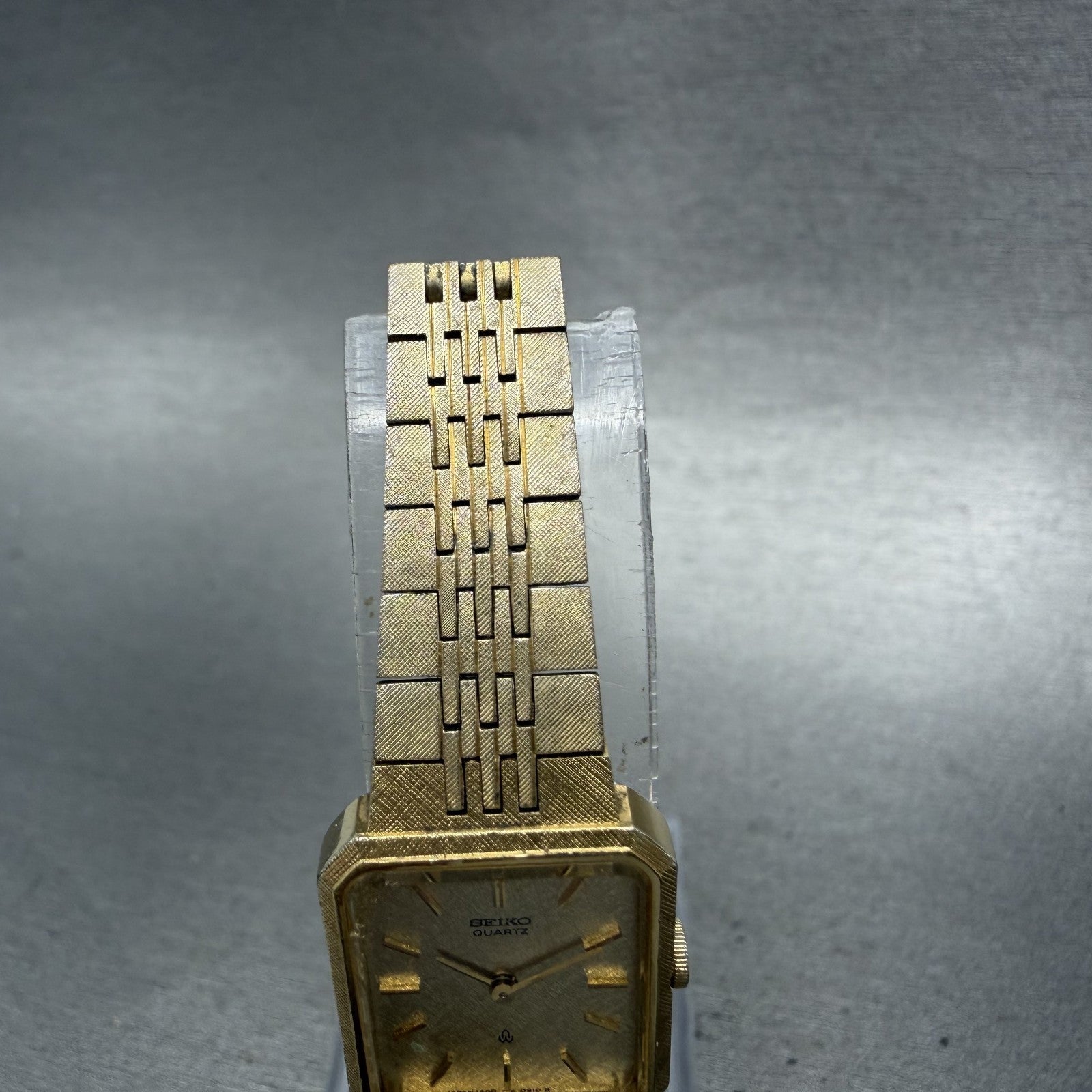 Seiko Tank Watch Women 17mm Champagne Dial Gold Tone 14005540 New Battery4