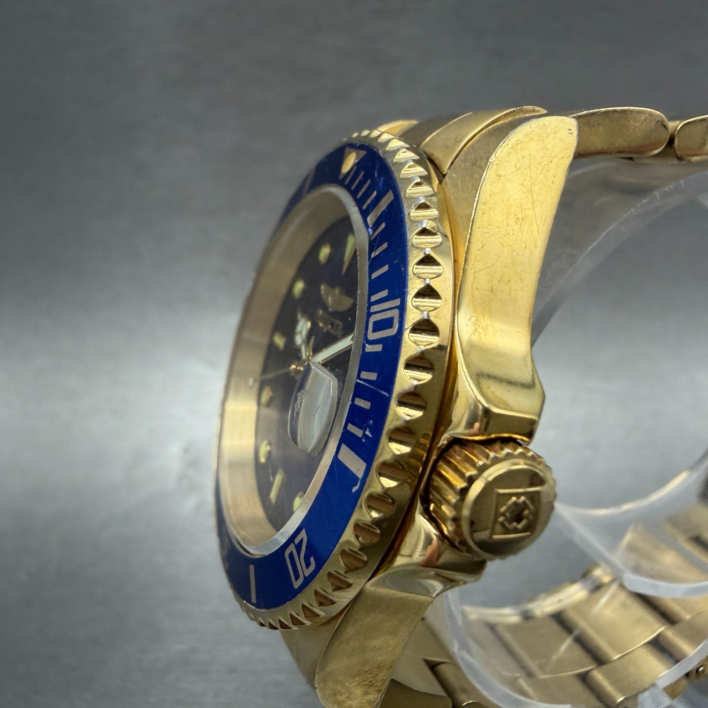 Invicta Pro Diver Watch Men 40mm Blue Dial Gold Tone Date Automatic 89300B Runs2