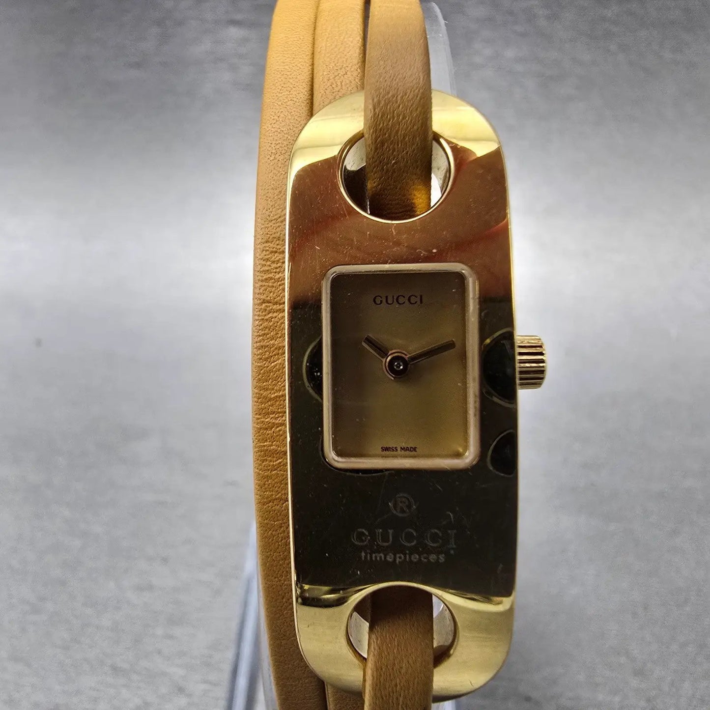 Gucci 6100L Tank Watch Women 14mm Champagne Dial Gold Tone New Battery1