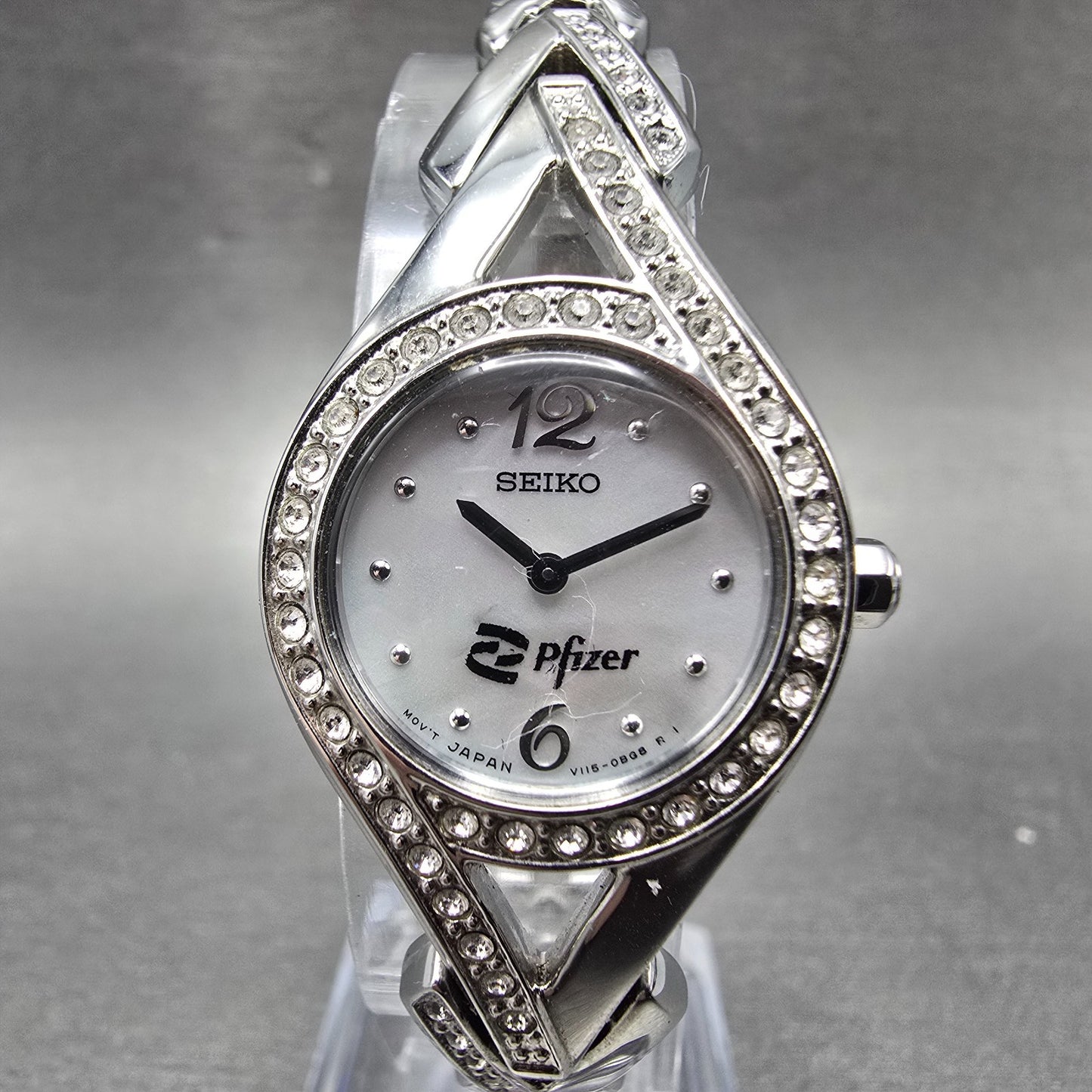 Seiko Solar Watch Women 23mm MOP Dial Silver Tone Round V115-0AP0 Runs Pfizer0