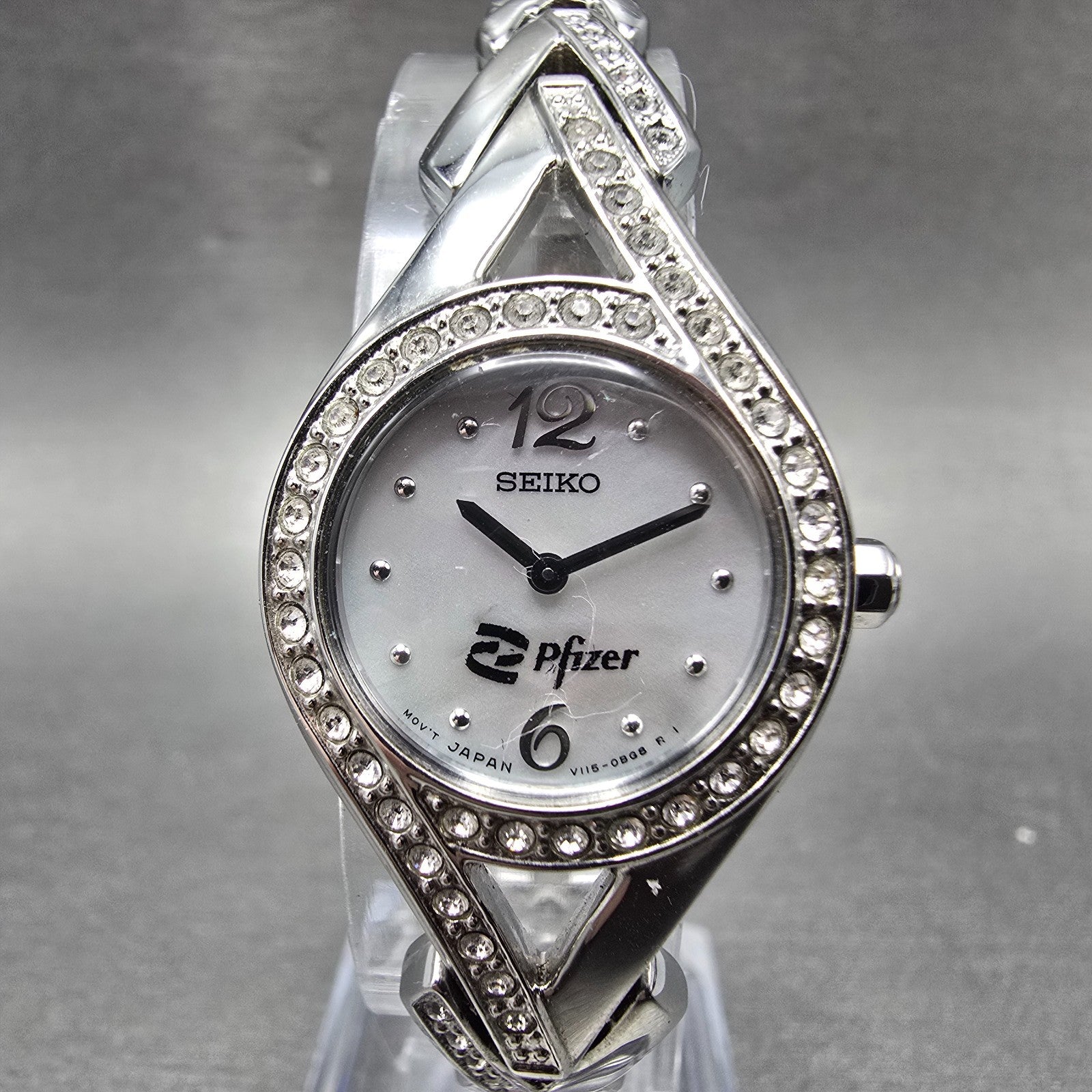 Seiko Solar Watch Women 23mm MOP Dial Silver Tone Round V115-0AP0 Runs Pfizer0