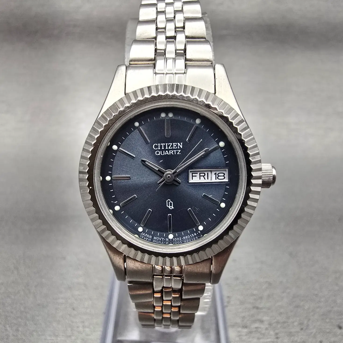 Citizen CQ Watch Women 25mm Gray Dial Silver Tone Daydate 1002-R15097 New Batt0