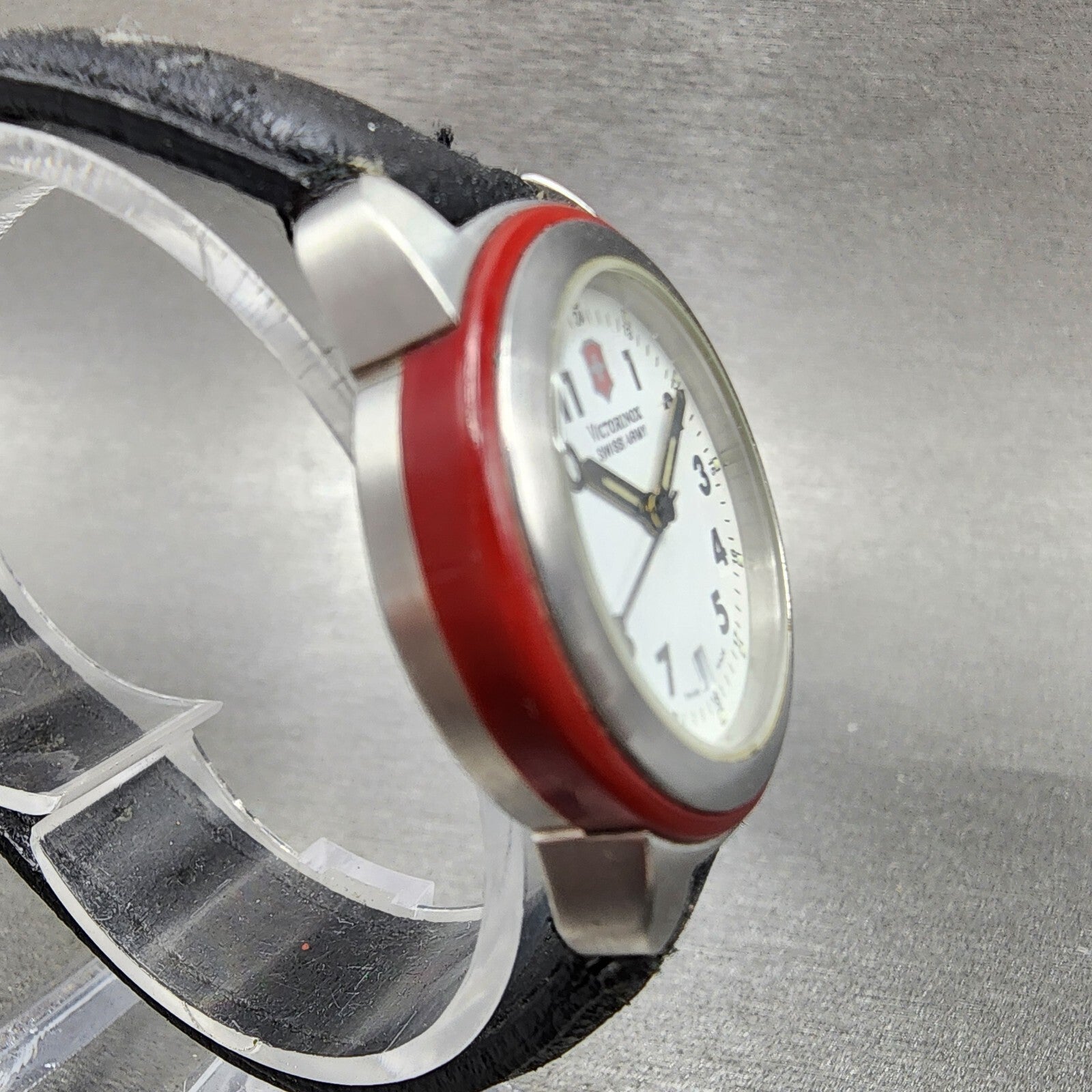 Victorinox Swiss Watch Women 28mm White Dial Steel Date Round 25547 PARTS3