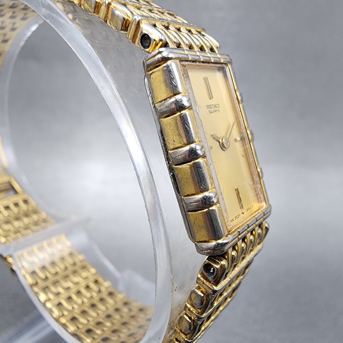 Seiko Tank Watch Women 12mm Champagne Dial Gold Tone 2e205079 New Battery3
