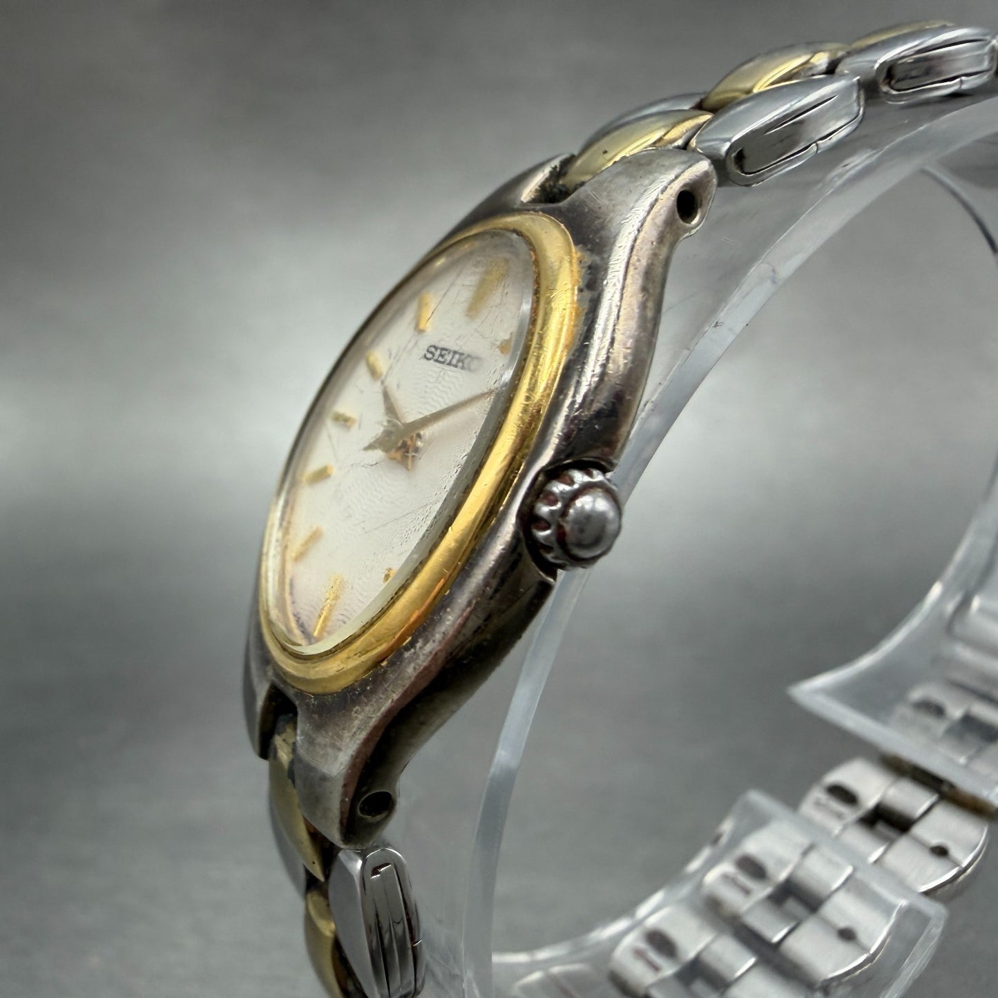 Seiko Watch Women 20mm White Dial Two Tone Oval 1n00-6F80 New Battery Vintage 4F2