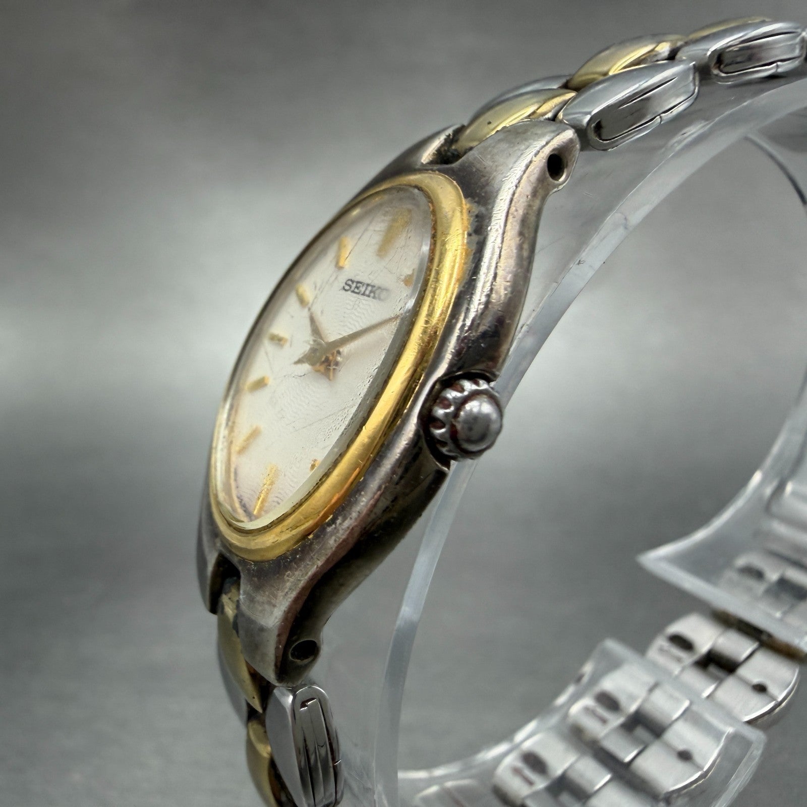 Seiko Watch Women 20mm White Dial Two Tone Oval 1n00-6F80 New Battery Vintage 4F2