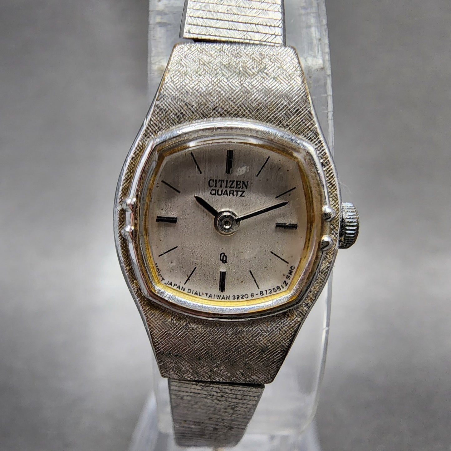 Citizen CQ Watch Women 16mm Silver Dial Silver Tone Square 3220891481  New Batt1