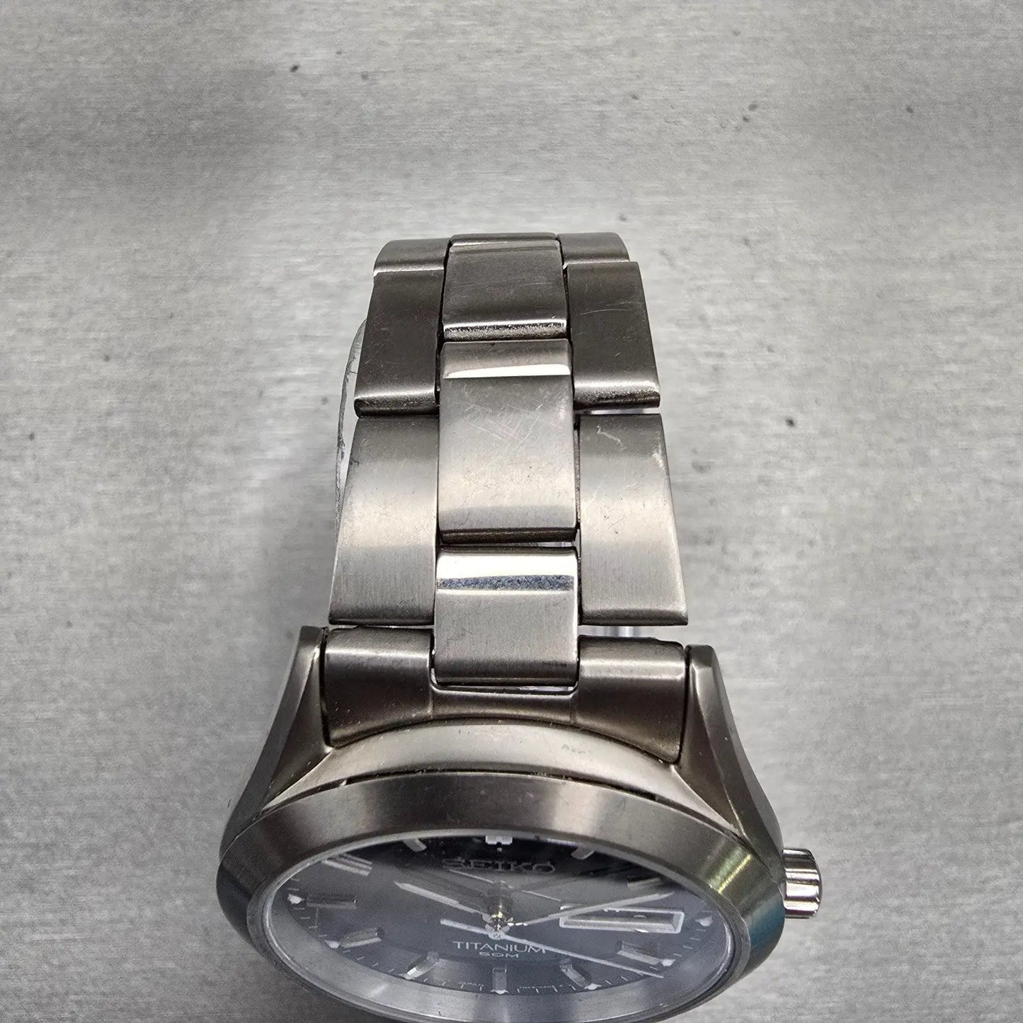 Seiko Titanium Watch Men 37mm Blue Dial Gray Tone Daydate Round 7N43-0AB0 NewBat4
