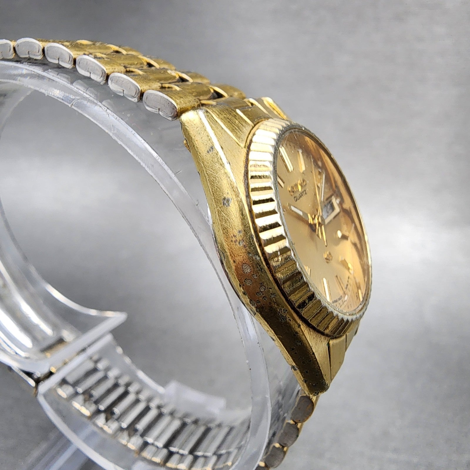 Seiko SQ Watch Women 24mm Champagne Dial Gold Tone Daydate 2a230030 New Battery3