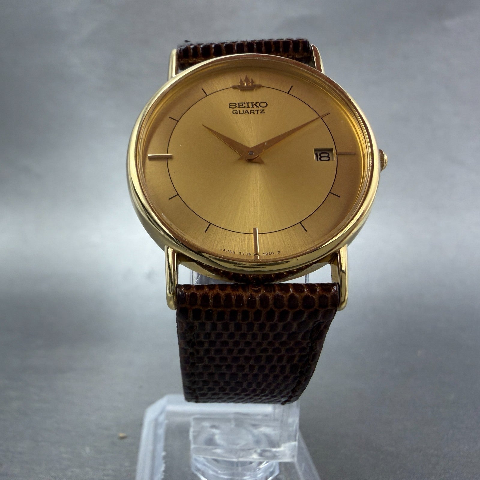 Seiko Watch Men 32mm Champagne Dial Gold Tone Date Round 5Y39-7010 New Battery5