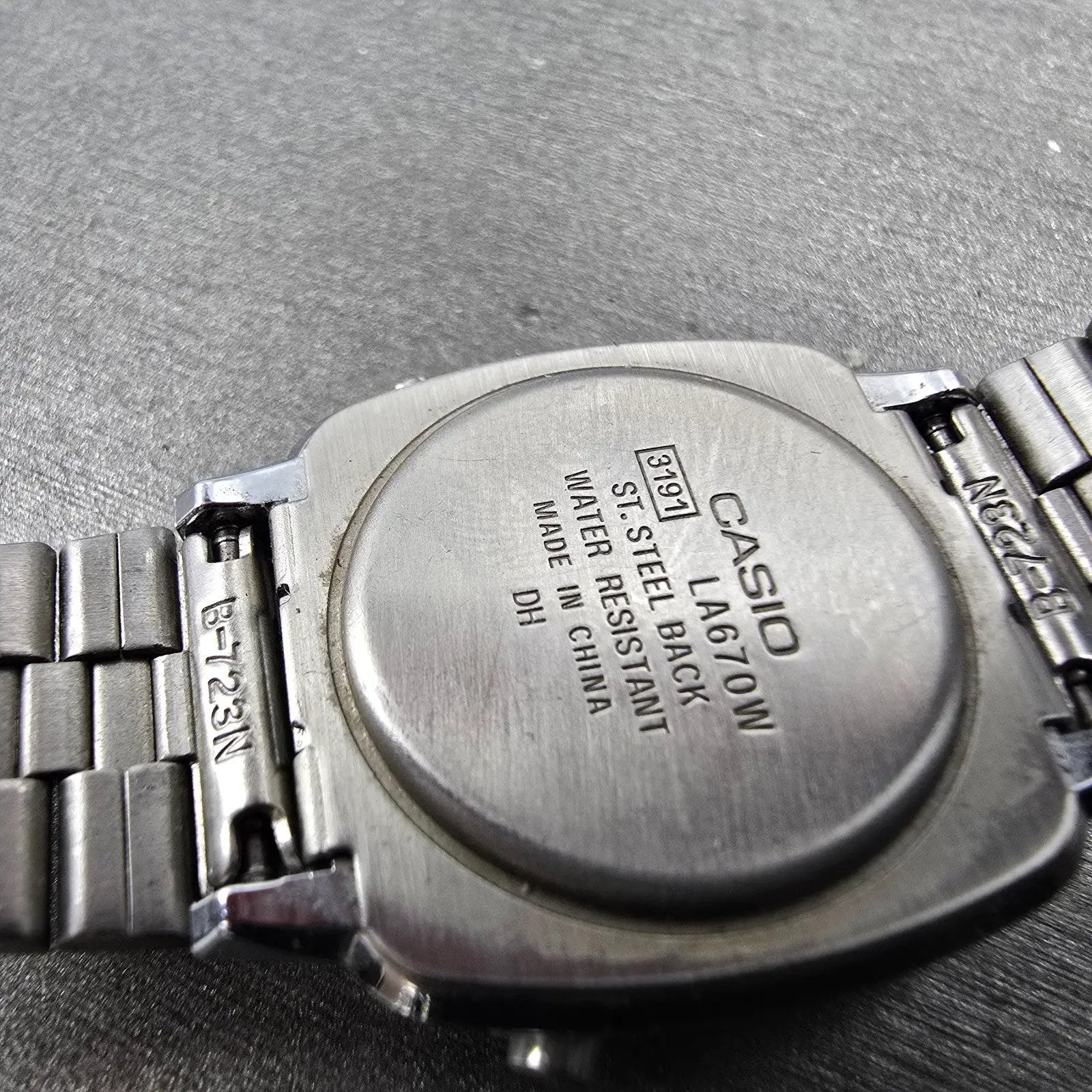 Casio Digital Watch Women 25mm Silver Alarm Chrono Daydate LA670W New Battery NQ9