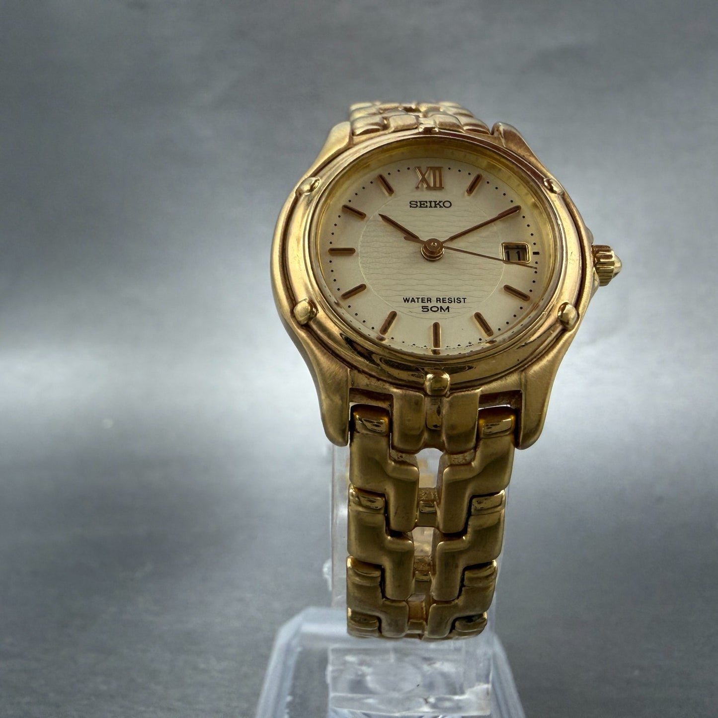Seiko Watch Women 26mm Champagne Dial Gold Tone Date Round 7n82-0599 New Batt N55