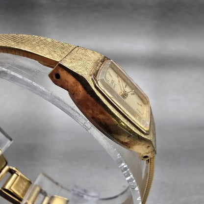 Seiko Watch Women 17mm Champagne Dial Gold Tone Oval 5421-5029 New Battery VTG3